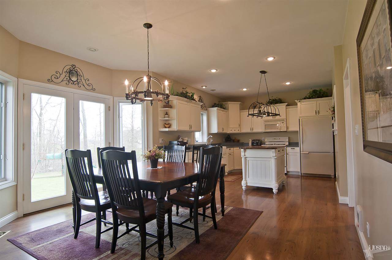 5898 Raspberry Lane Churubusco, IN 46723 - Photo 8 of 30 Gallery Image 8