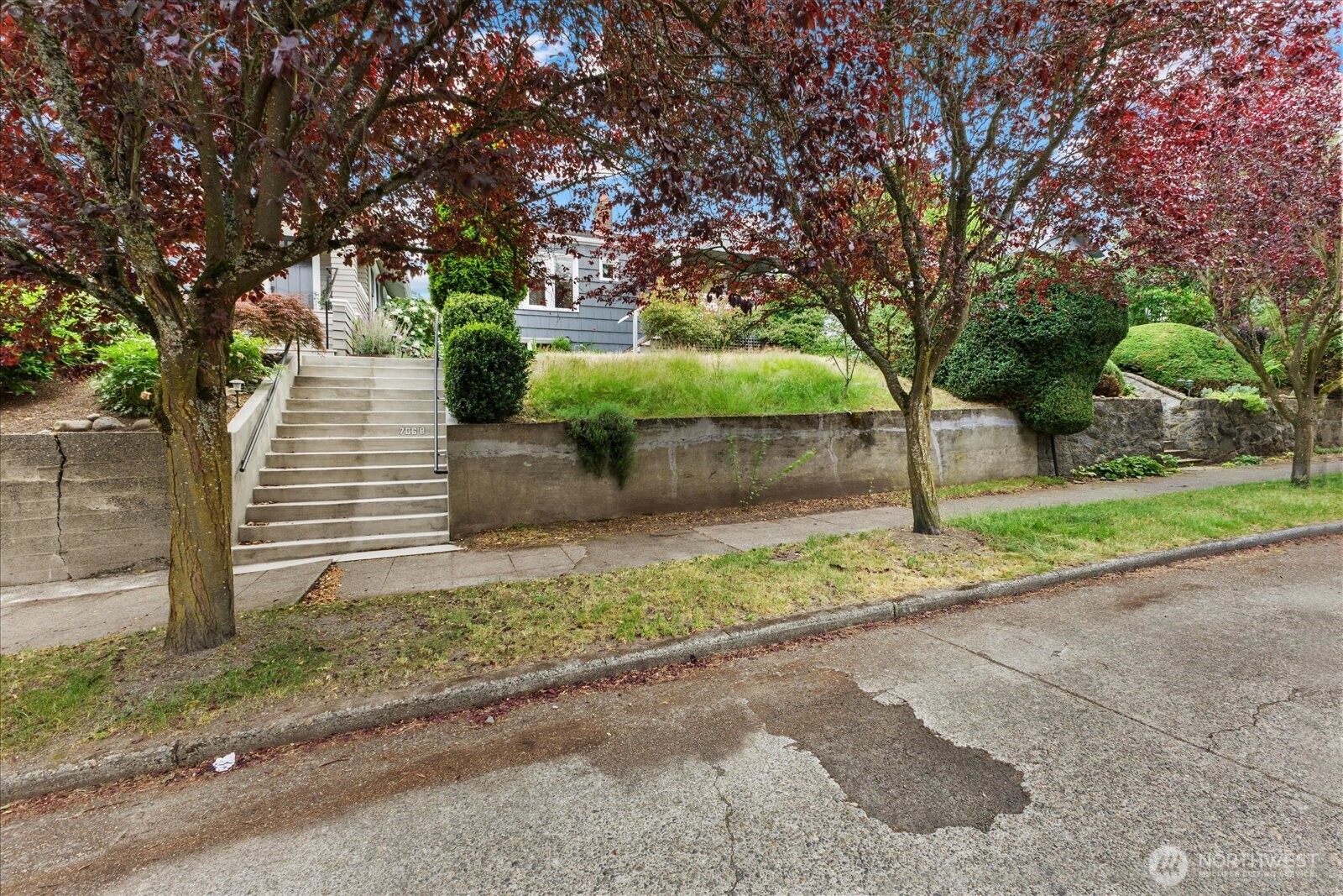 706 North 78th Street Seattle, WA 98103 - Photo 28 of 32