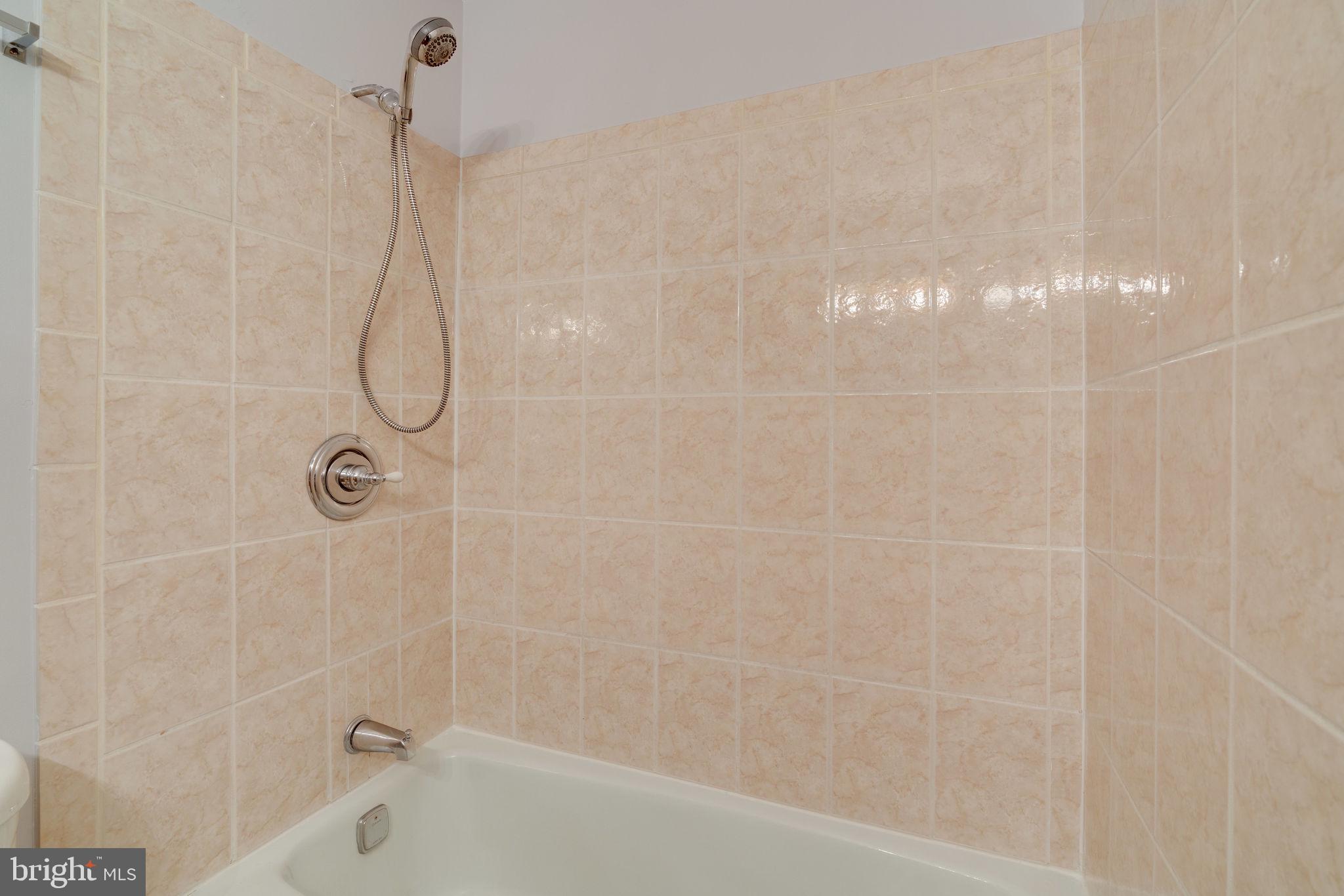 7761 Lowmoor Road Springfield, VA 22153 - Photo 27 of 41 Upper level hall bath