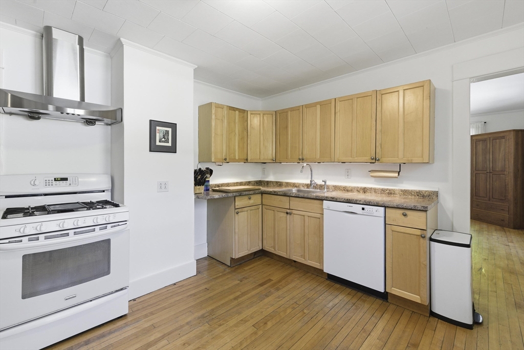 35 Rust Avenue Northampton, MA 01060 - Photo 20 of 39