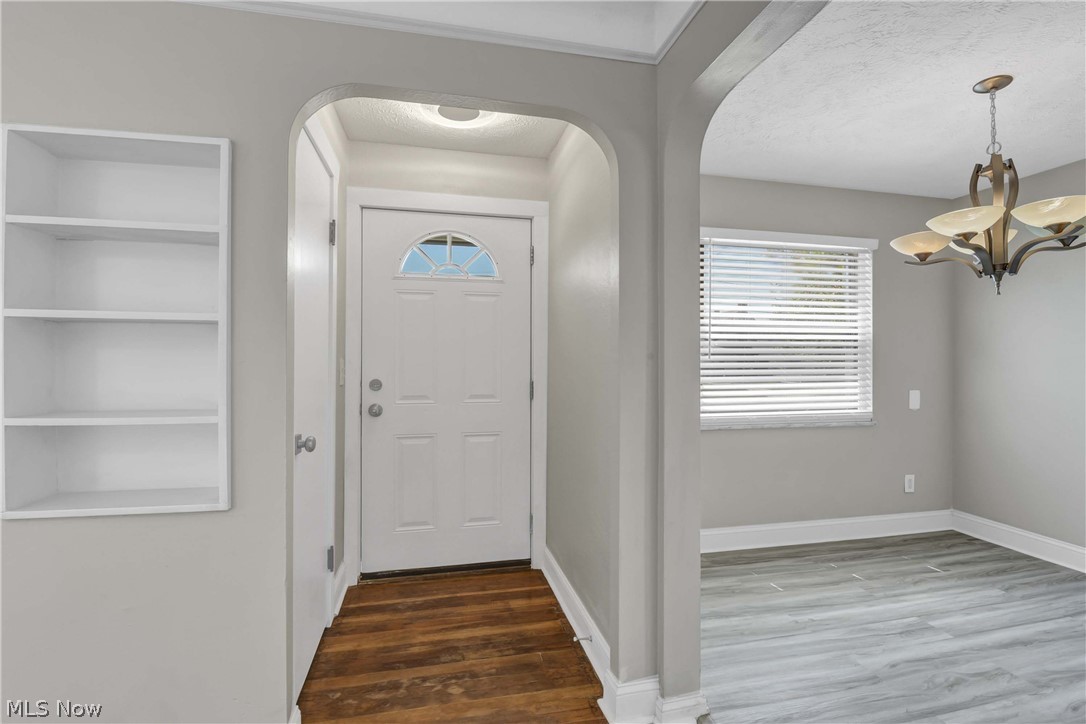 6214 Snow Road Parma, OH 44129 - Photo 14 of 46