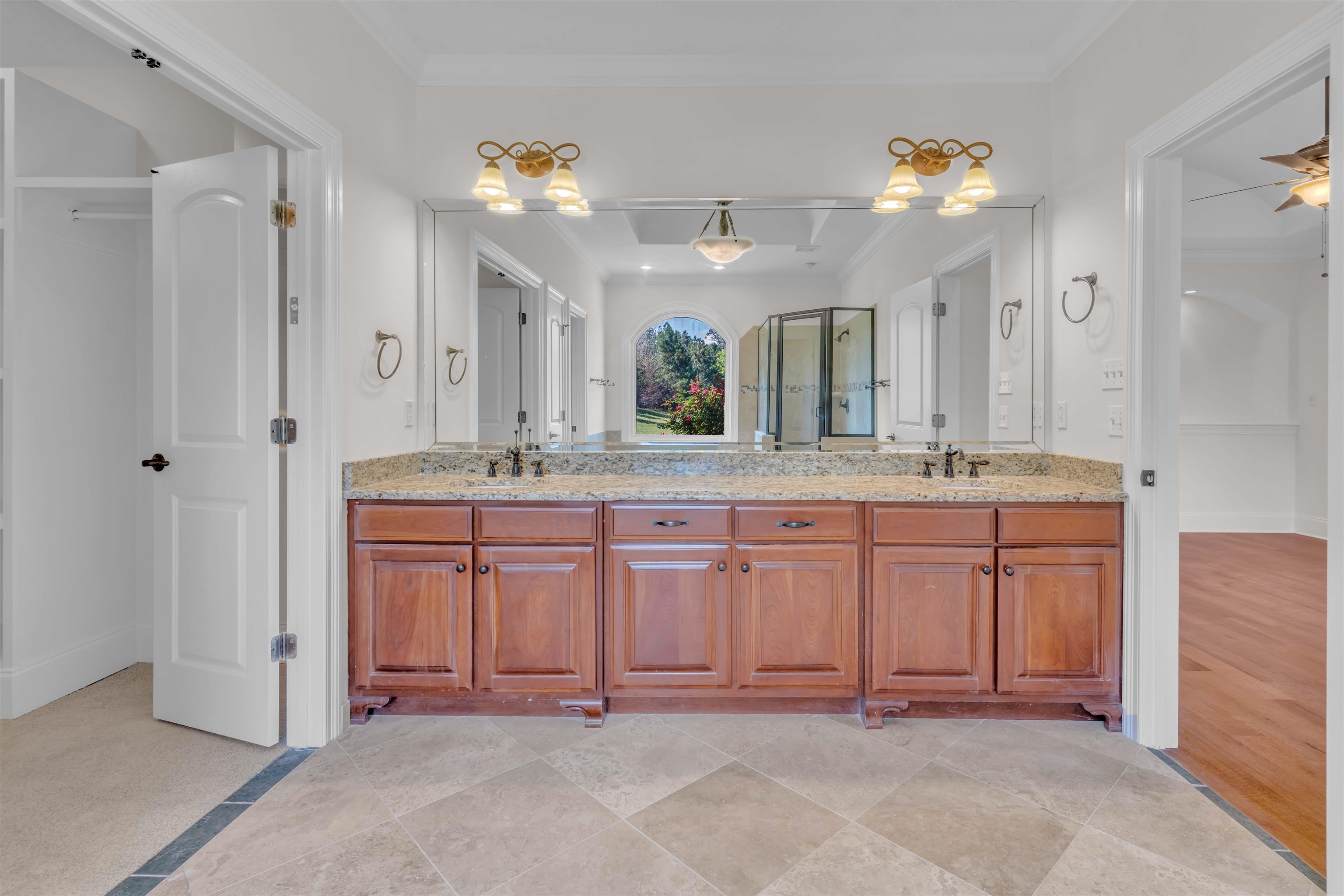 680 Highway 193 Collierville, TN 38017 - Photo 21 of 38 Bathroom