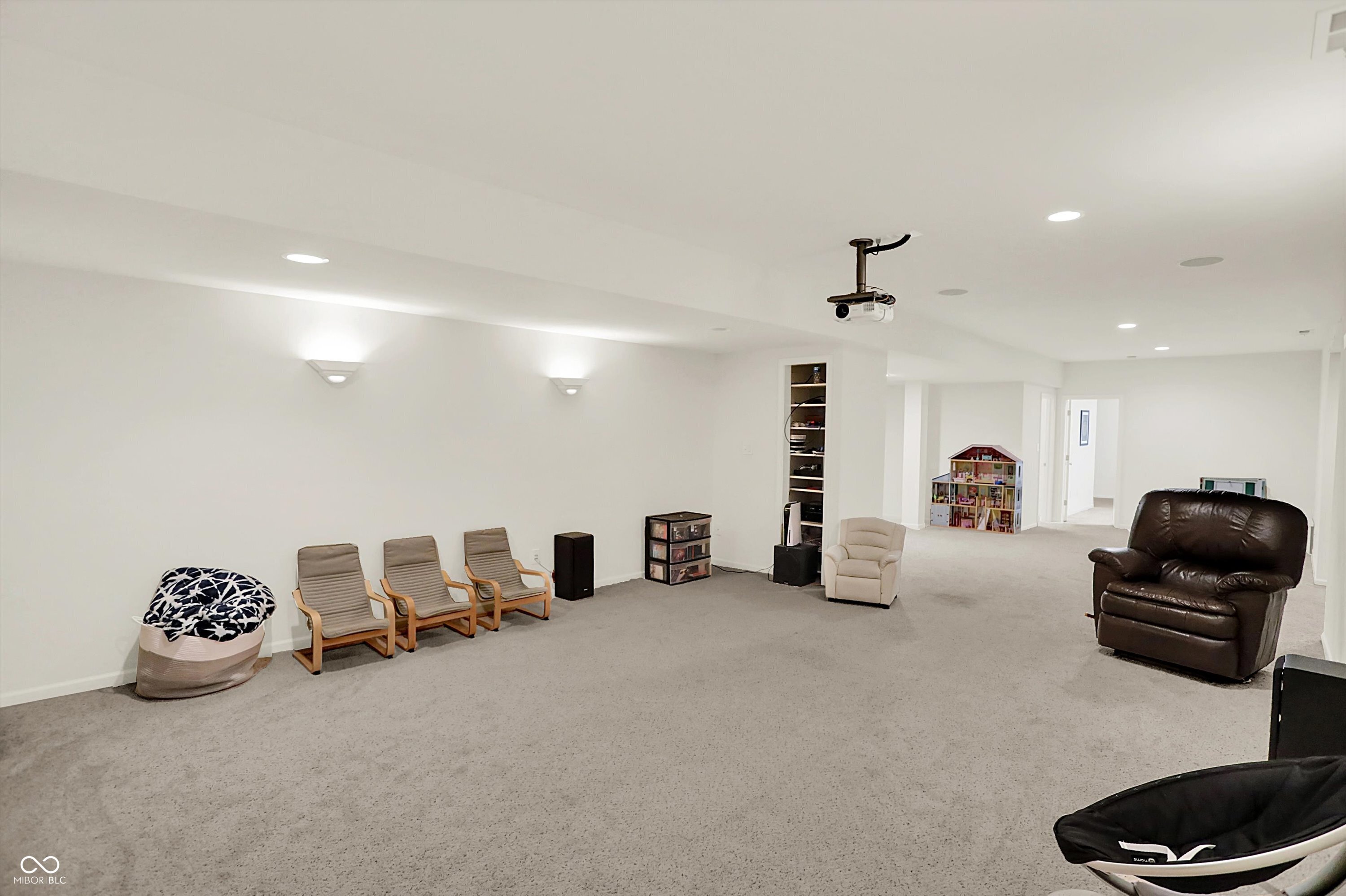 10587 Proposal Pointe Way Fishers, IN 46040 - Photo 6 of 62