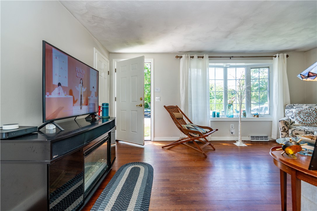 43 Topaz Road Warwick, RI 02818 - Photo 7 of 48 Gallery Image 7