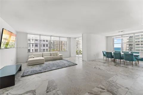 $895,000 | 5640 Collins Avenue, Unit 7B, Miami Beach, FL 33140