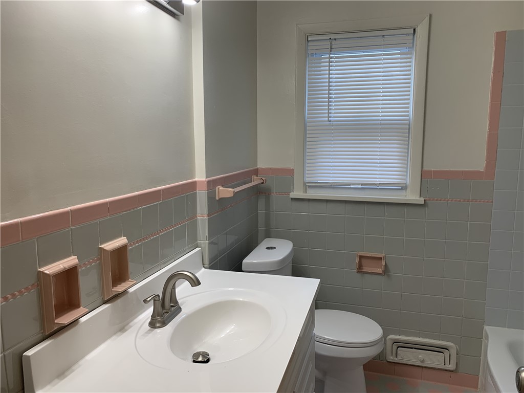 80 Abington Road Irondequoit, NY 14622 - Photo 11 of 17