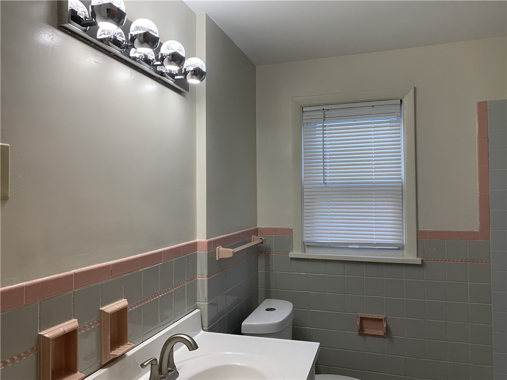 80 Abington Road Irondequoit, NY 14622 - Photo 12 of 17