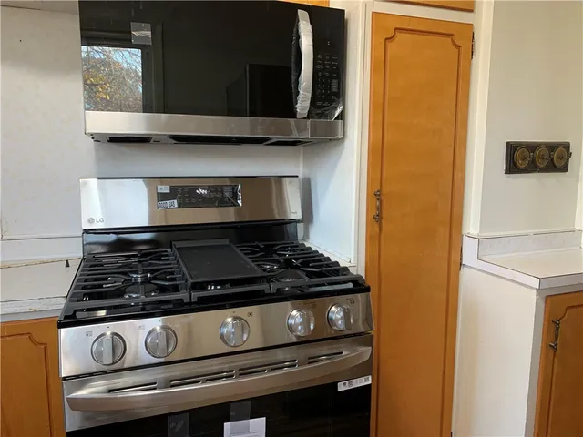 $3,000 | 80 Abington Road, Irondequoit, NY 14622