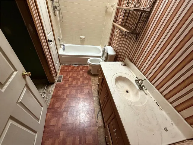 $229,000 | 1437 Southwest Madison Street, Lee's Summit, MO 64081