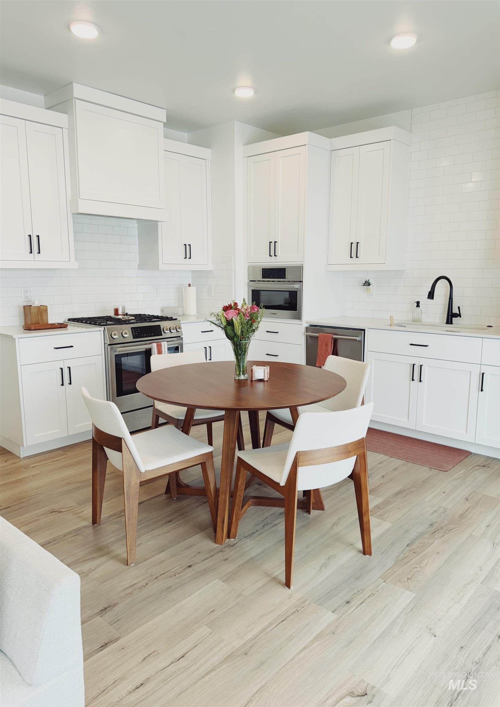 4637 West Riva Capri Street Meridian, ID 83646 - Photo 8 of 48