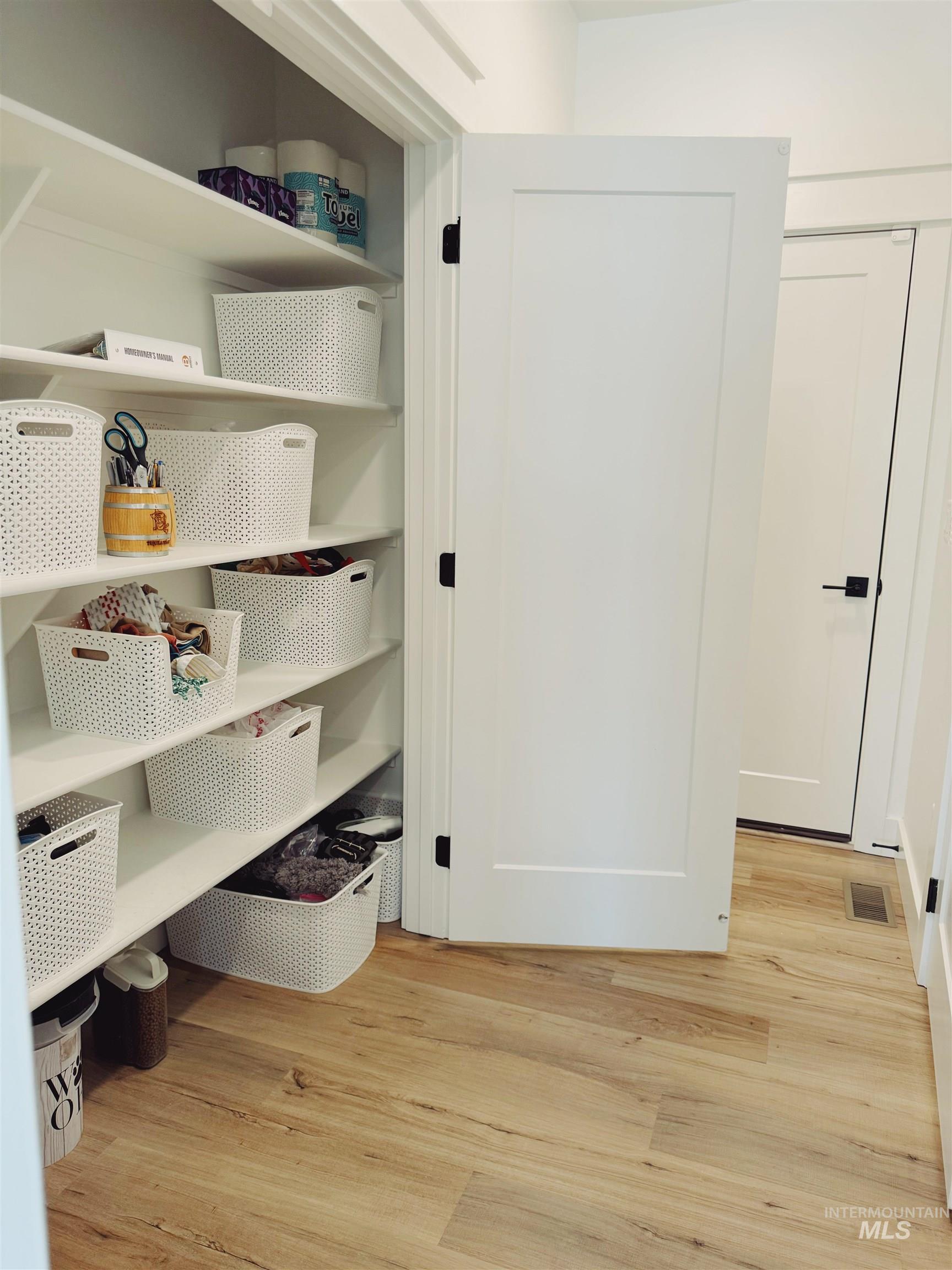 4637 West Riva Capri Street Meridian, ID 83646 - Photo 10 of 48