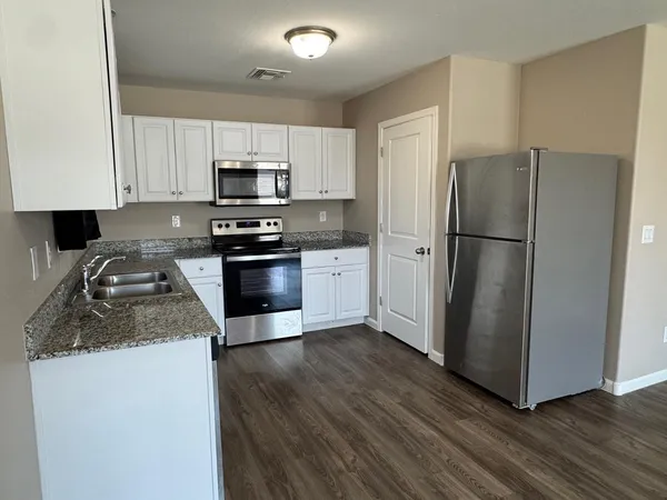 $1,695 | 327 Impala Court, Casa Grande, AZ 85122