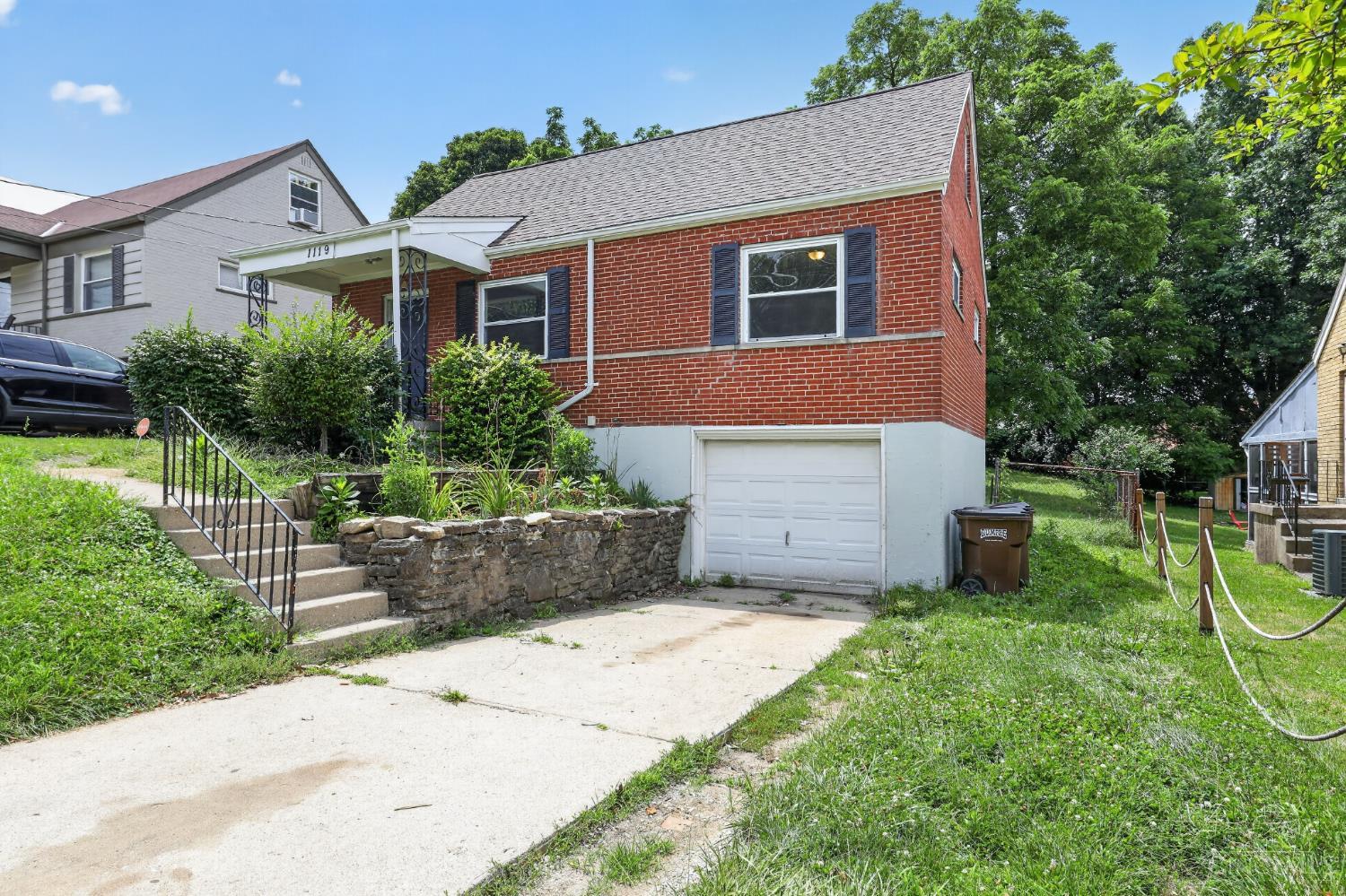 1119 Anderson Ferry Road Cincinnati, OH 45238 - Photo 5 of 31