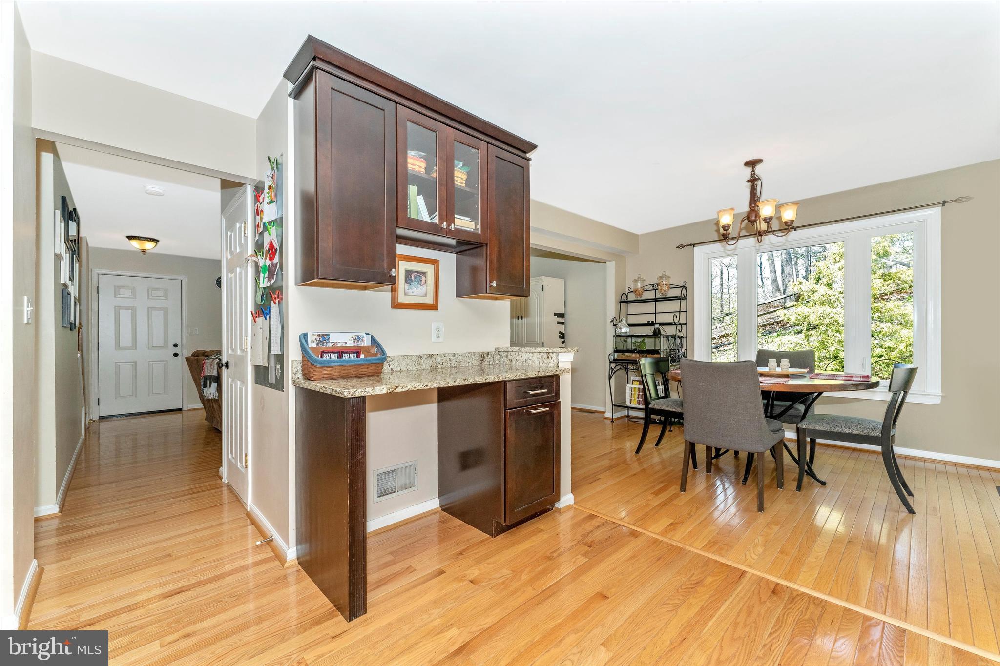 6701 West Lakeridge Road New Market, MD 21774 - Photo 26 of 69 Kitchen with desk area/coffee bar