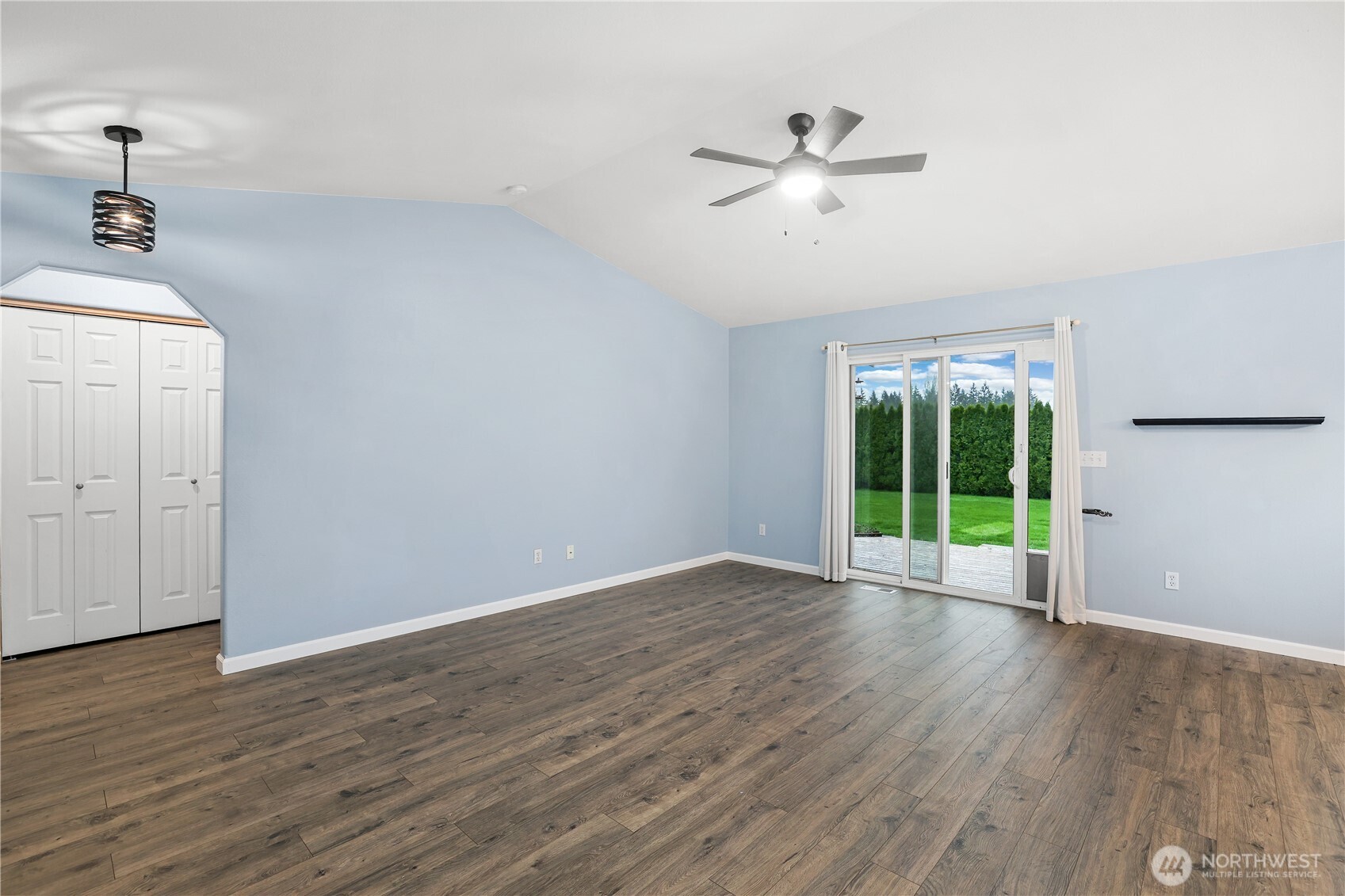 10109 Meadowside Lane Southwest Rochester, WA 98579 - Photo 4 of 32