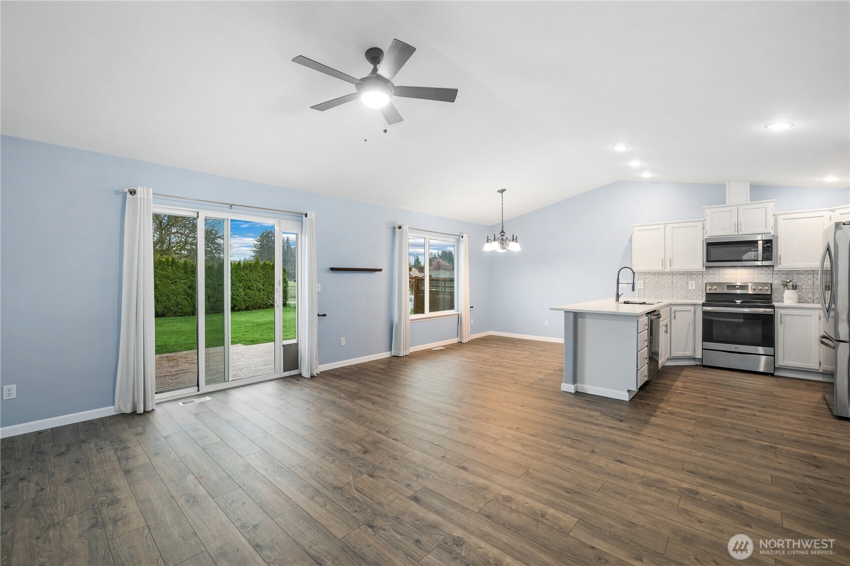 10109 Meadowside Lane Southwest Rochester, WA 98579 - Photo 8 of 32