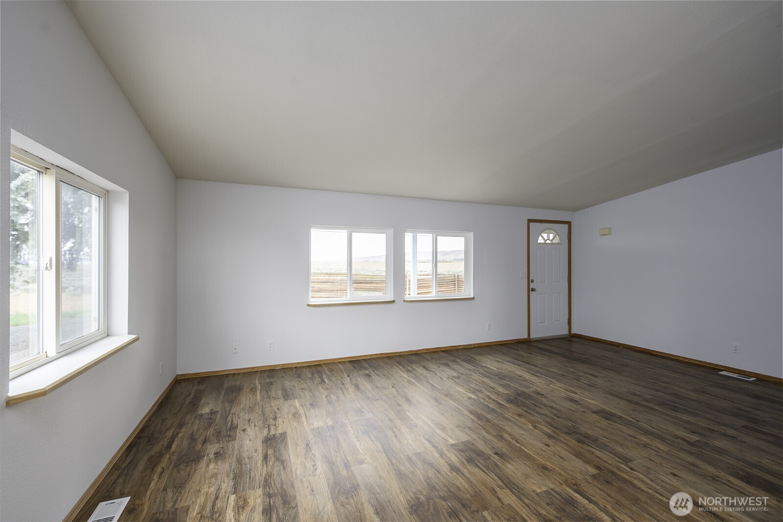 11397 Dodson Road Northwest Ephrata, WA 98823 - Photo 14 of 40