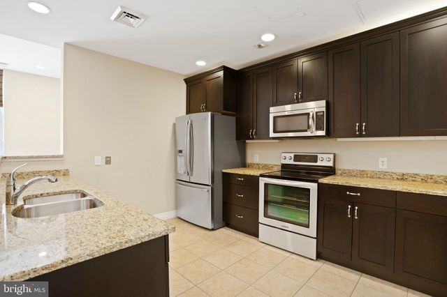 $595,000 | 1600 Arch Street, Unit 1906, Philadelphia, PA 19103