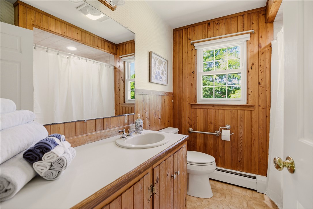 5 Heritage Road Bristol, RI 02809 - Photo 34 of 50 Second Floor Full Bath