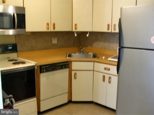 $1,750 | 1109 Huntingdon Mews, Clementon, NJ 08021