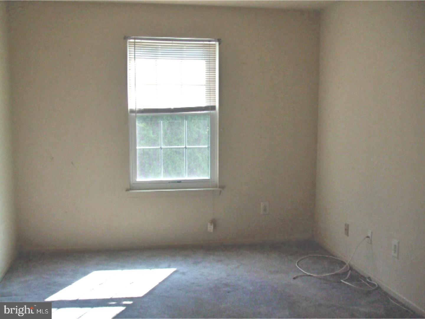 1109 Huntingdon Mews Clementon, NJ 08021 - Photo 9 of 9 Bright and airy blank canvas room.