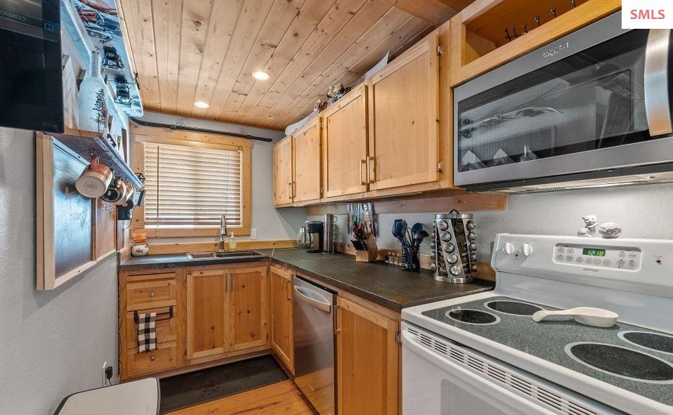 169 Snowplow Road, Unit 1 Sandpoint, ID 83864 - Photo 7 of 28