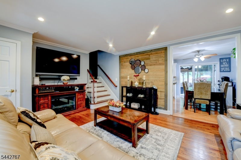 835 Colonial Arms Road Union, NJ 07083 - Photo 6 of 39