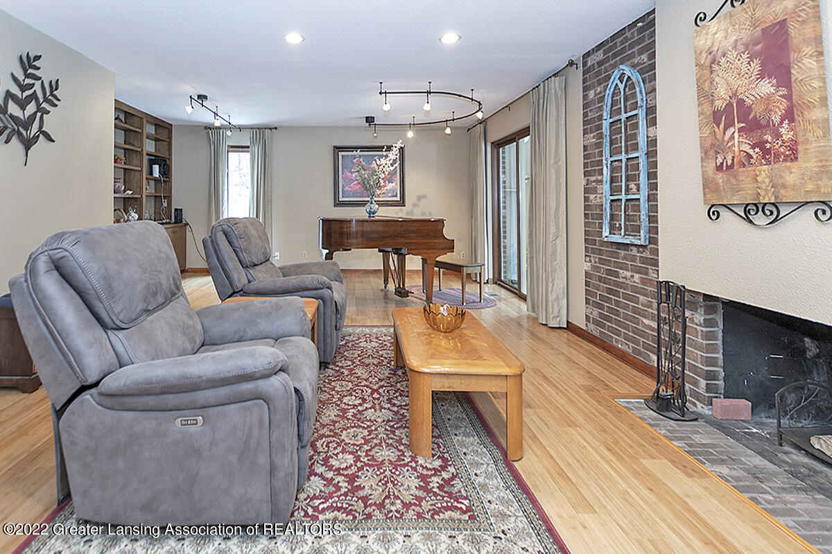 2956 Dobie Road Mason, MI 48854 - Photo 6 of 66 _DSC1527