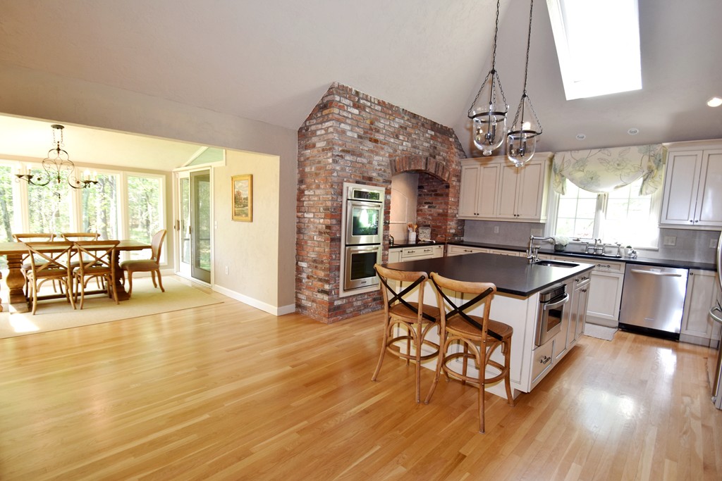 83 Fox Run Road Sudbury, MA 01776 - Photo 3 of 30 Gallery Image 3