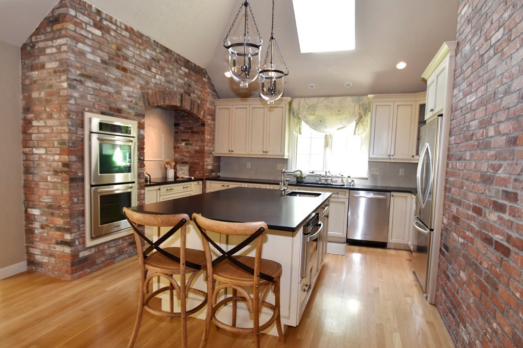 83 Fox Run Road Sudbury, MA 01776 - Photo 7 of 30 Gallery Image 7