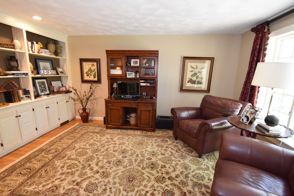 83 Fox Run Road Sudbury, MA 01776 - Photo 8 of 30 Gallery Image 8