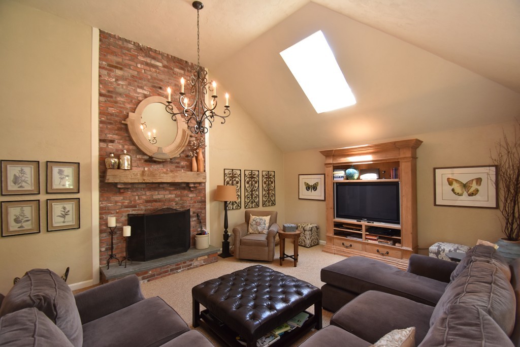 83 Fox Run Road Sudbury, MA 01776 - Photo 9 of 30 Gallery Image 9