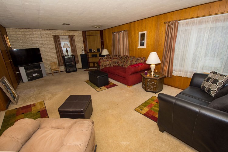 14267 Ireland Road Mishawaka, IN 46544 - Photo 4 of 34