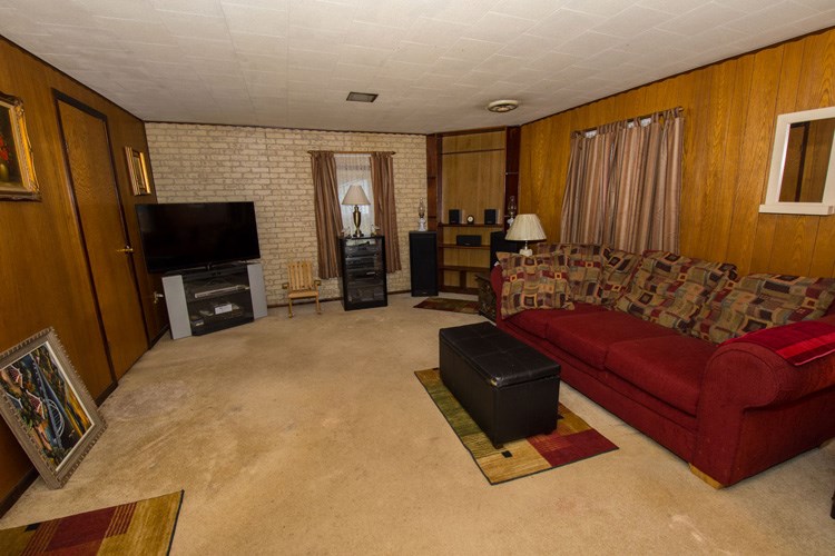14267 Ireland Road Mishawaka, IN 46544 - Photo 5 of 34