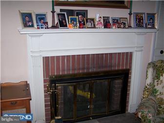 120 Andover Road Glenmoore, PA 19343 - Photo 3 of 12 Living Room
