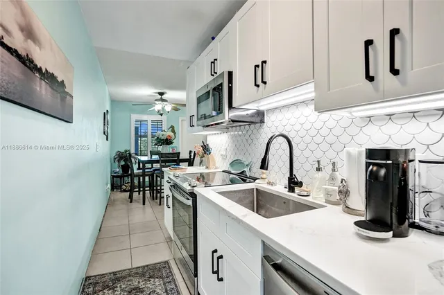 $249,000 | 3212 Northeast 8th Court, Unit 16, Pompano Beach, FL 33062