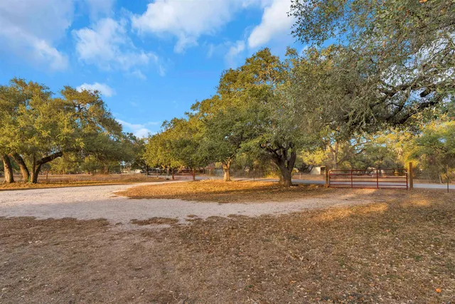 $2,500 | 400 Robin Lane, Bertram, TX 78605