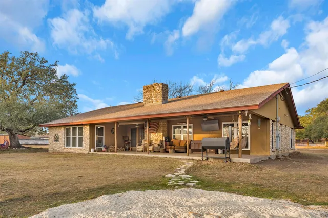 $2,500 | 400 Robin Lane, Bertram, TX 78605