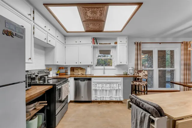 $2,500 | 400 Robin Lane, Bertram, TX 78605