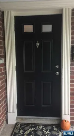 $2,700 | 280-320 Oak Street, Unit 290TL, Ridgewood, NJ 07450