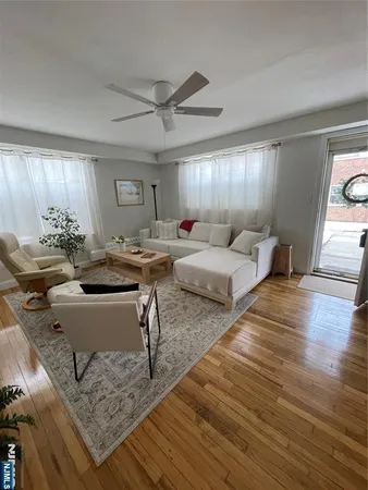 $2,700 | 280-320 Oak Street, Unit 290TL, Ridgewood, NJ 07450