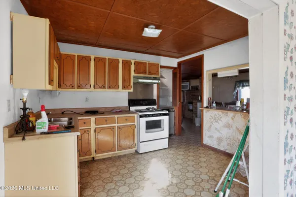 $217,500 | 219 Heafner Road, Batesville, MS 38606