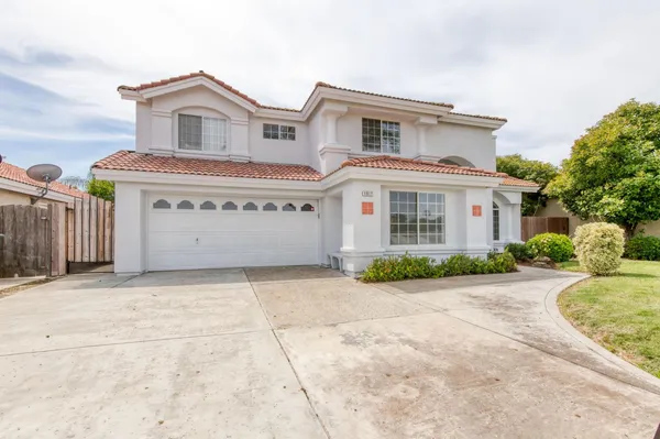 $569,000 | 1917 East Serena Avenue, Fresno, CA 93720