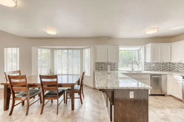 $569,000 | 1917 East Serena Avenue, Fresno, CA 93720