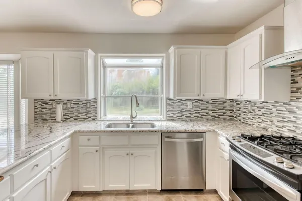 $569,000 | 1917 East Serena Avenue, Fresno, CA 93720