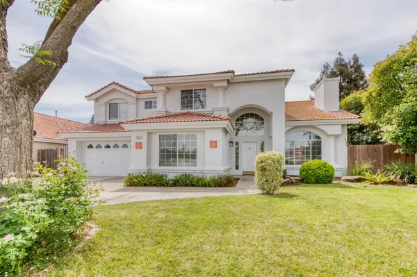 $569,000 | 1917 East Serena Avenue, Fresno, CA 93720