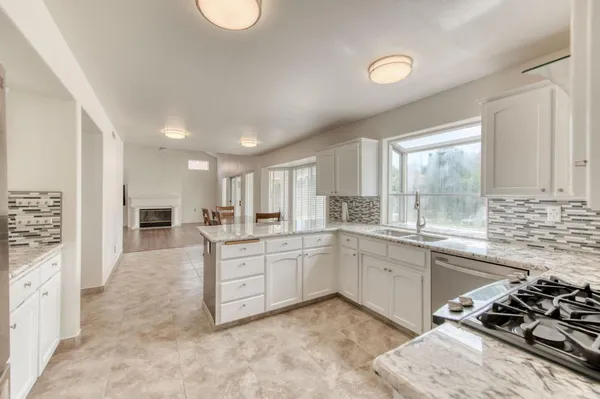 $569,000 | 1917 East Serena Avenue, Fresno, CA 93720