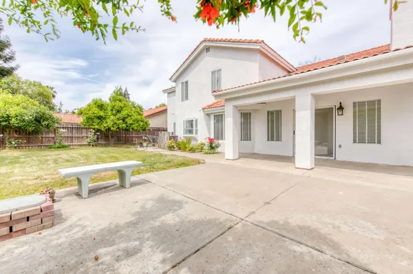 $569,000 | 1917 East Serena Avenue, Fresno, CA 93720