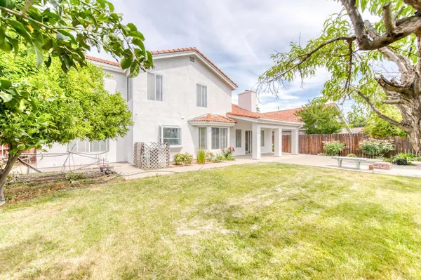 $569,000 | 1917 East Serena Avenue, Fresno, CA 93720