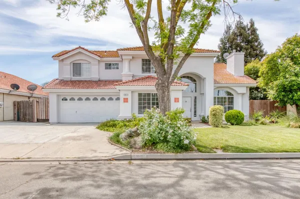 $569,000 | 1917 East Serena Avenue, Fresno, CA 93720